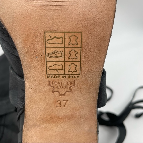 Free People Daydream Booties. Size 7 - Picture 10 of 10